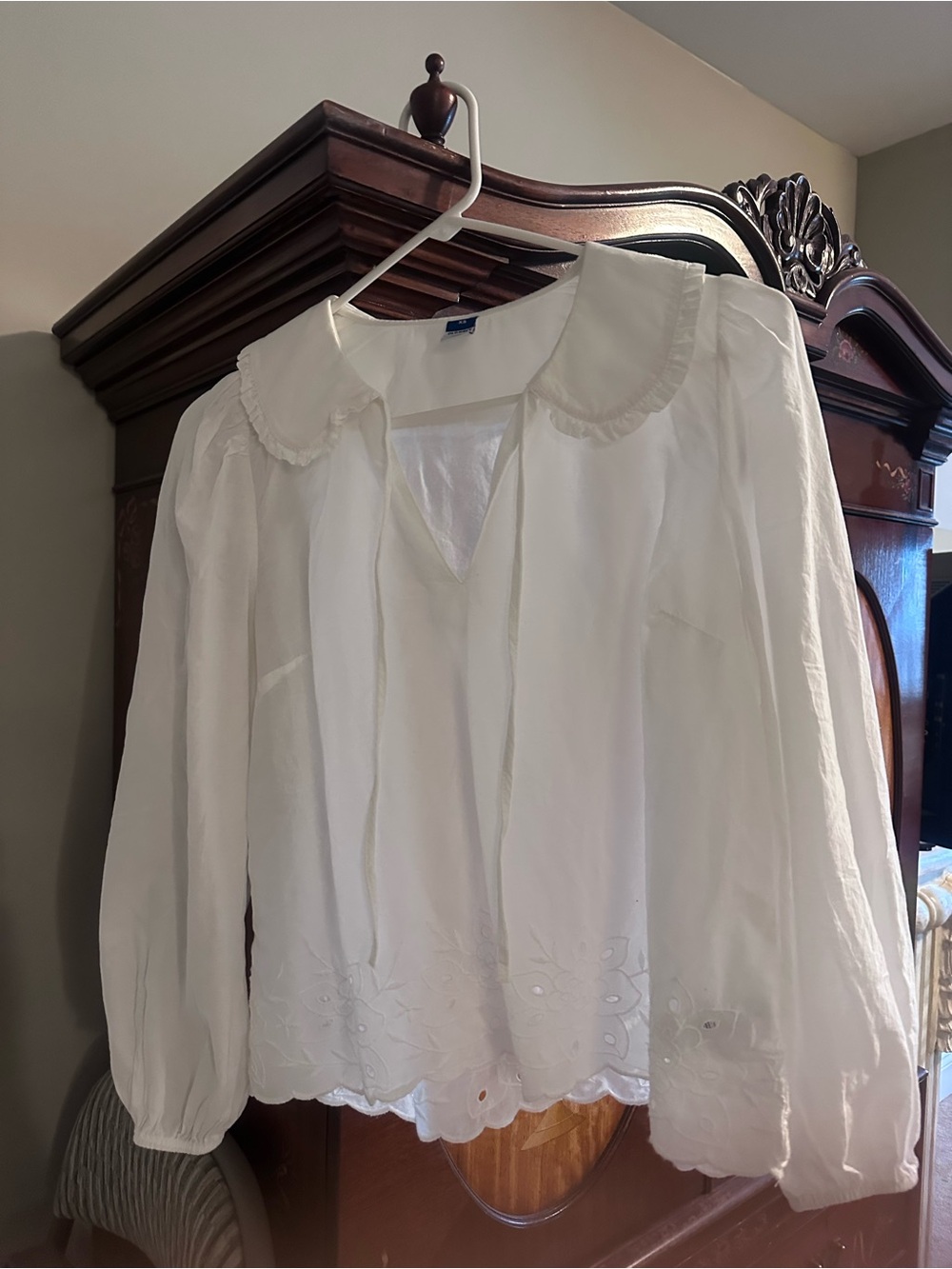 Old Navy white Peter Pan Collar Long-Sleeve Blouse